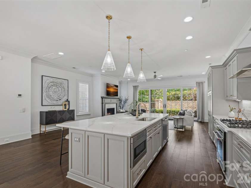 2023 Lynnwood Drive, Charlotte, NC 28209.  MLS# CAR4388149, YatesRealty ID 33573. 