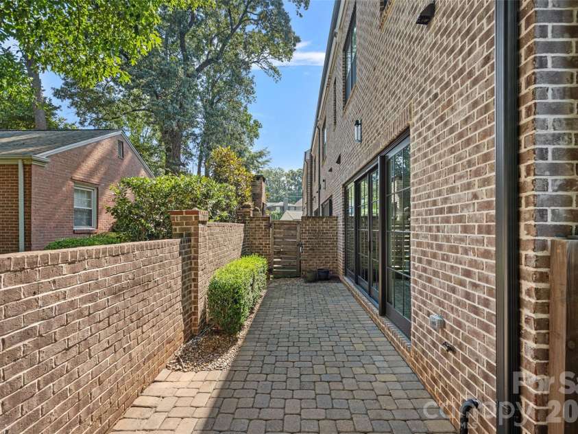 2023 Lynnwood Drive, Charlotte, NC 28209.  MLS# CAR4388149, YatesRealty ID 33573. 