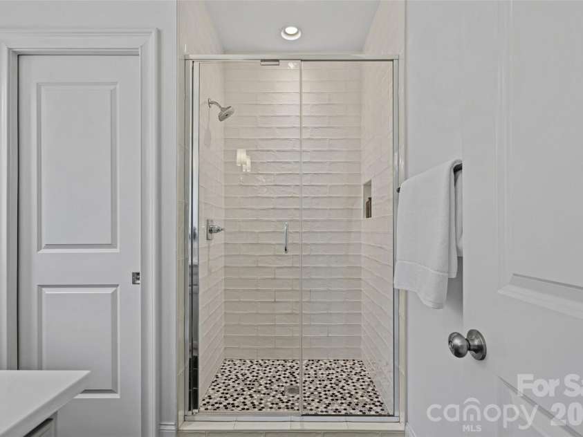 2023 Lynnwood Drive, Charlotte, NC 28209.  MLS# CAR4388149, YatesRealty ID 33573. 