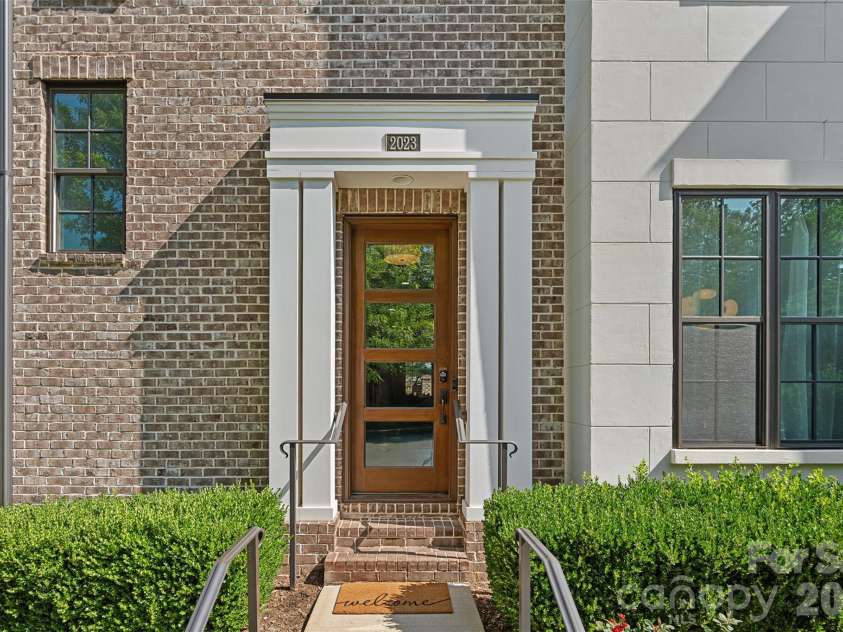 2023 Lynnwood Drive, Charlotte, NC 28209.  MLS# CAR4388149, YatesRealty ID 33573. 