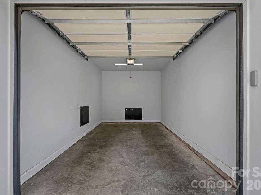 2023 Lynnwood Drive, Charlotte, NC 28209.  MLS# CAR4388149, YatesRealty ID 33573. Garage
