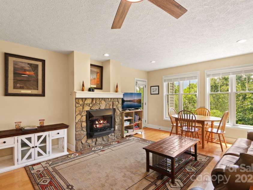 143 Hawks Peak Lane, Seven Devils, NC 28604.  MLS# CAR4294452, YatesRealty ID 33574. 