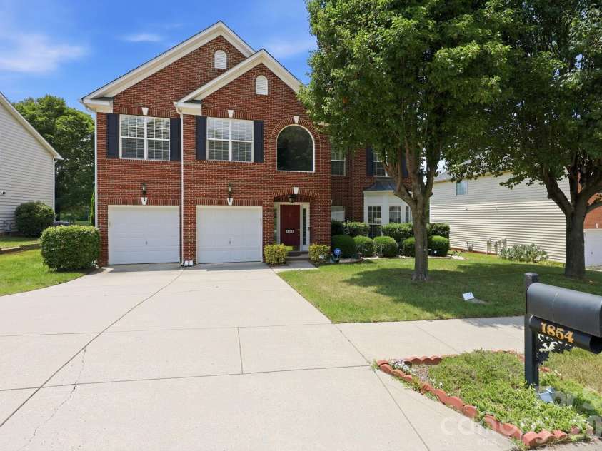 1854 Briarcrest Drive, Charlotte, NC 28269.  MLS# CAR4392399, YatesRealty ID 33574. 