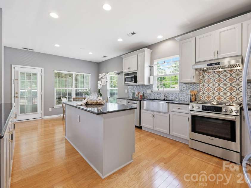 1854 Briarcrest Drive, Charlotte, NC 28269.  MLS# CAR4392399, YatesRealty ID 33574. 
