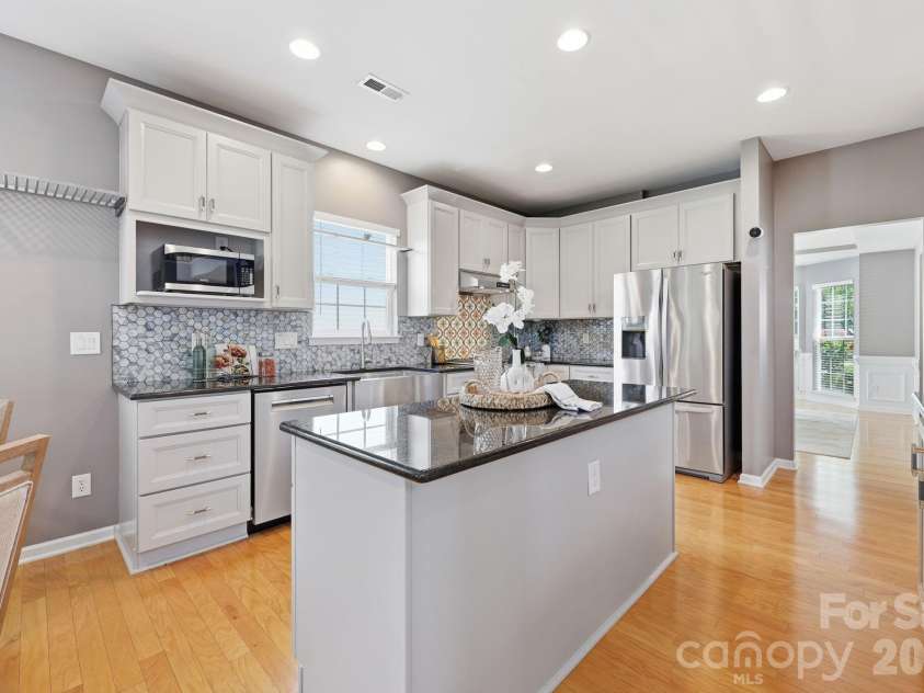 1854 Briarcrest Drive, Charlotte, NC 28269.  MLS# CAR4392399, YatesRealty ID 33574. 