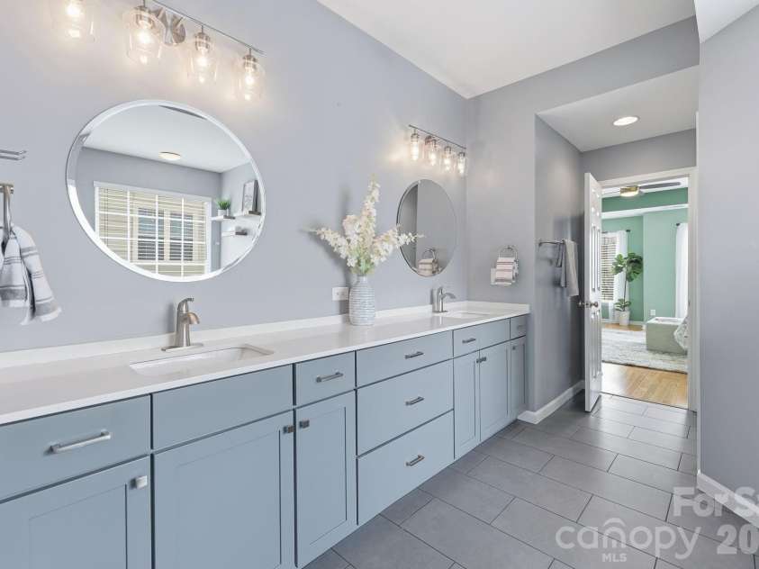 1854 Briarcrest Drive, Charlotte, NC 28269.  MLS# CAR4392399, YatesRealty ID 33574. 