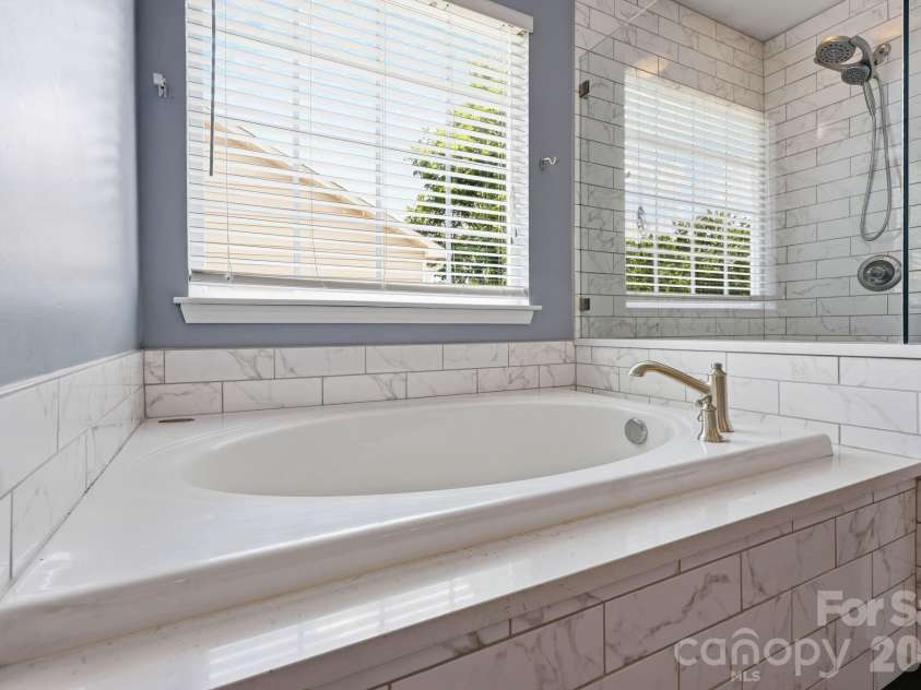 1854 Briarcrest Drive, Charlotte, NC 28269.  MLS# CAR4392399, YatesRealty ID 33574. 