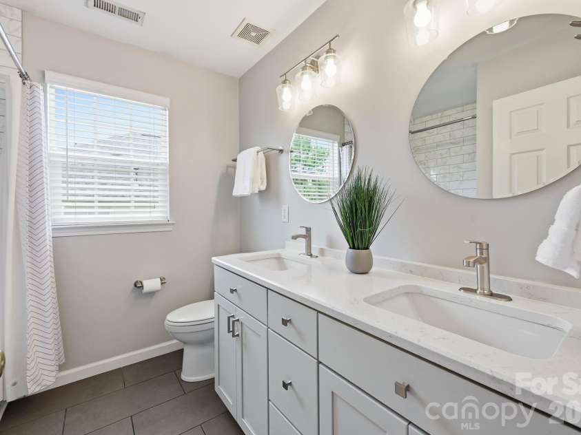 1854 Briarcrest Drive, Charlotte, NC 28269.  MLS# CAR4392399, YatesRealty ID 33574. 