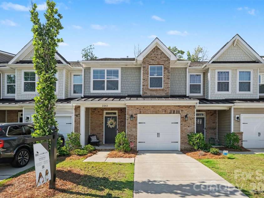 2202 Bexar Trail, Matthews, NC 28105.  MLS# CAR4382945, YatesRealty ID 33575. 