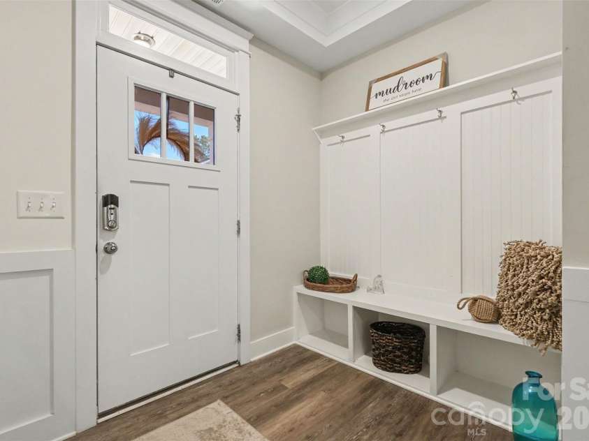 2202 Bexar Trail, Matthews, NC 28105.  MLS# CAR4382945, YatesRealty ID 33575. 