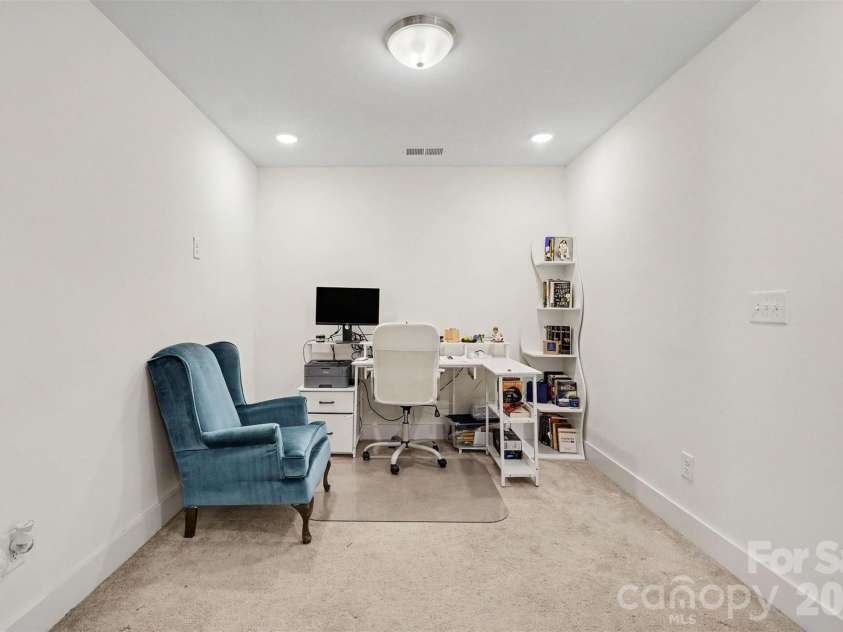 2202 Bexar Trail, Matthews, NC 28105.  MLS# CAR4382945, YatesRealty ID 33575. 
