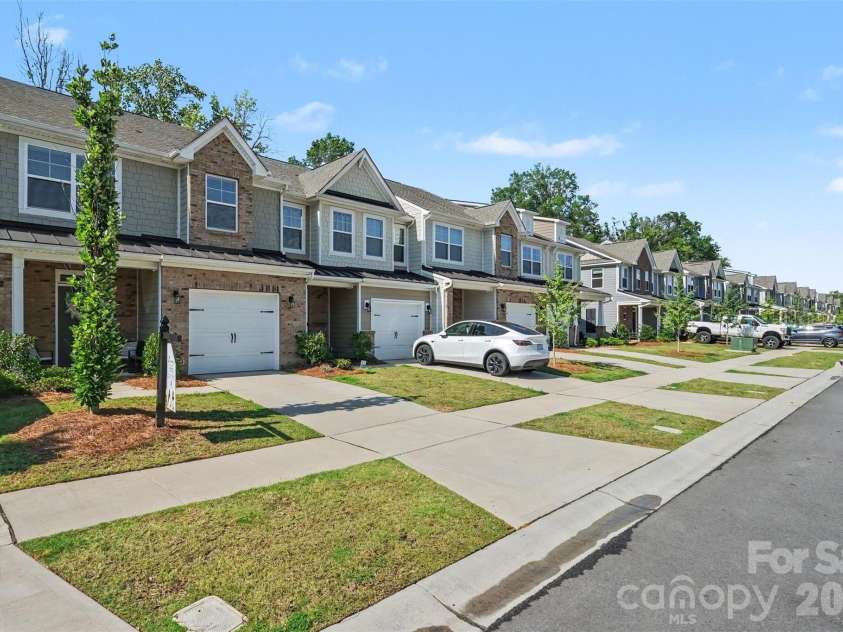 2202 Bexar Trail, Matthews, NC 28105.  MLS# CAR4382945, YatesRealty ID 33575. 