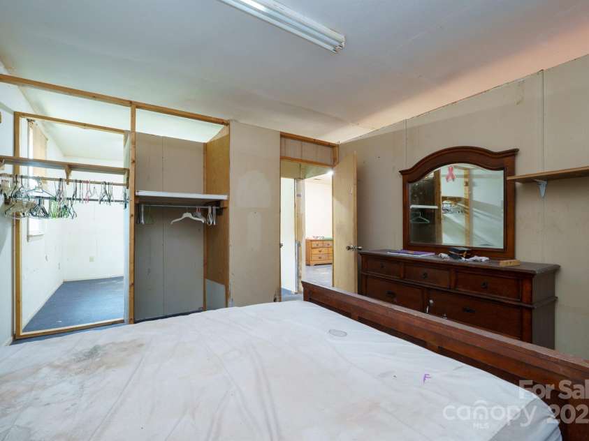 3450 Polkville Road, Shelby, NC 28150.  MLS# CAR4294602, YatesRealty ID 33575. 