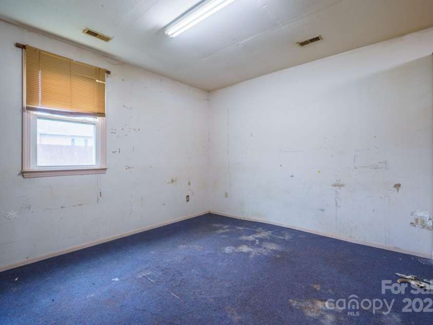 3450 Polkville Road, Shelby, NC 28150.  MLS# CAR4294602, YatesRealty ID 33575. 