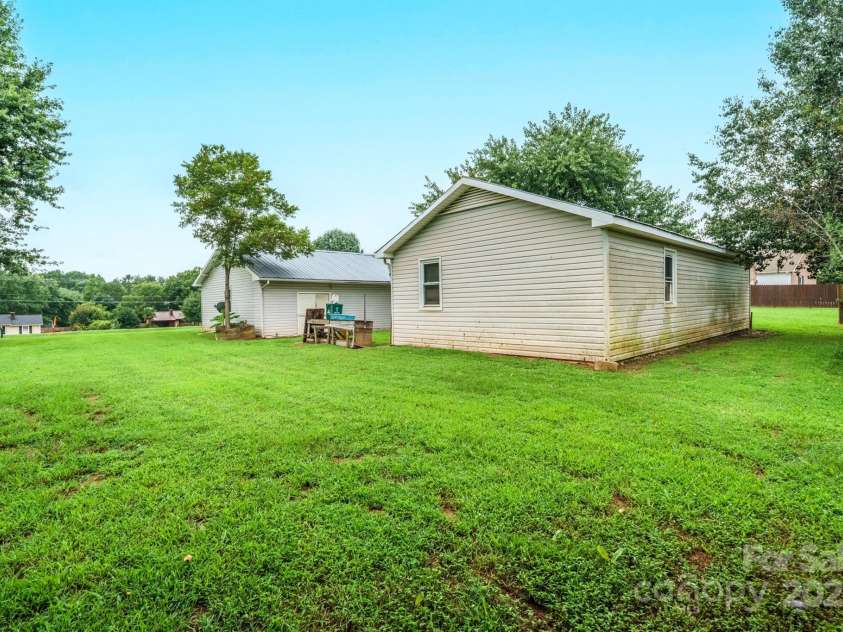 3450 Polkville Road, Shelby, NC 28150.  MLS# CAR4294602, YatesRealty ID 33575. 