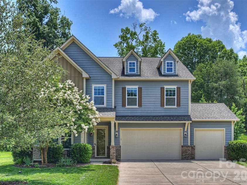 1113 Bassett Way, Fort Mill, SC 29707.  MLS# CAR4393231, YatesRealty ID 33576. 