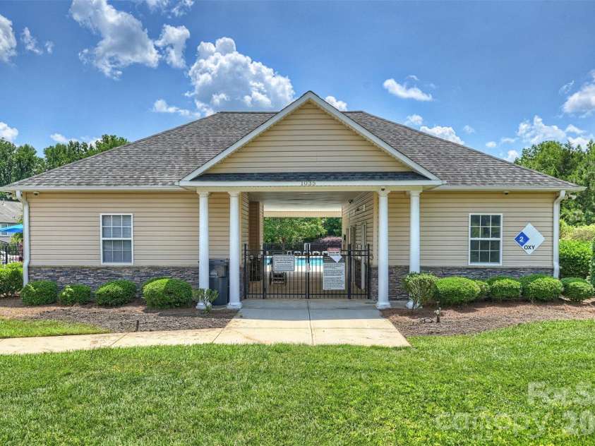 1113 Bassett Way, Fort Mill, SC 29707.  MLS# CAR4393231, YatesRealty ID 33576. 
