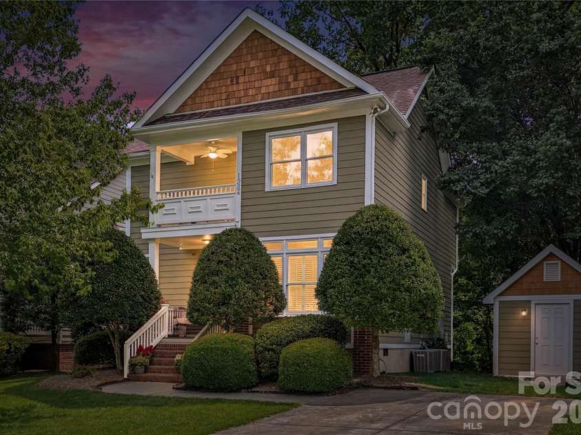 1234 Ivey Drive, Charlotte, NC 28205.  MLS# CAR4393425, YatesRealty ID 33577. 