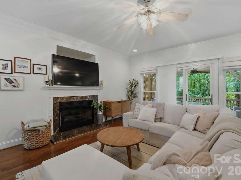 1234 Ivey Drive, Charlotte, NC 28205.  MLS# CAR4393425, YatesRealty ID 33577. 