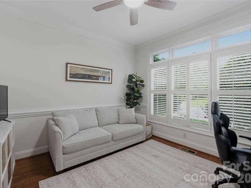 1234 Ivey Drive, Charlotte, NC 28205.  MLS# CAR4393425, YatesRealty ID 33577. 