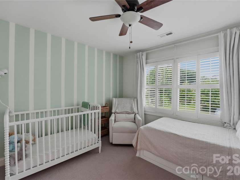 1234 Ivey Drive, Charlotte, NC 28205.  MLS# CAR4393425, YatesRealty ID 33577. 