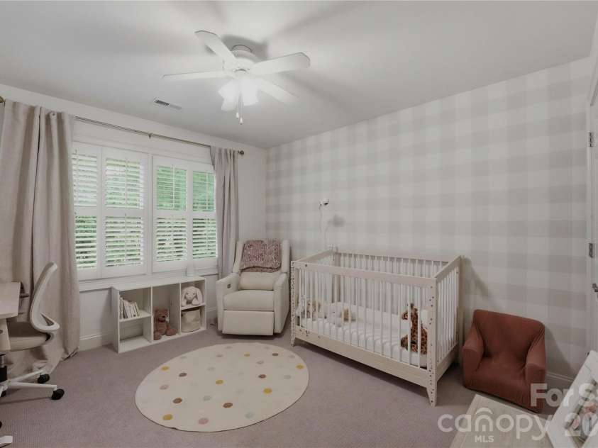 1234 Ivey Drive, Charlotte, NC 28205.  MLS# CAR4393425, YatesRealty ID 33577. 