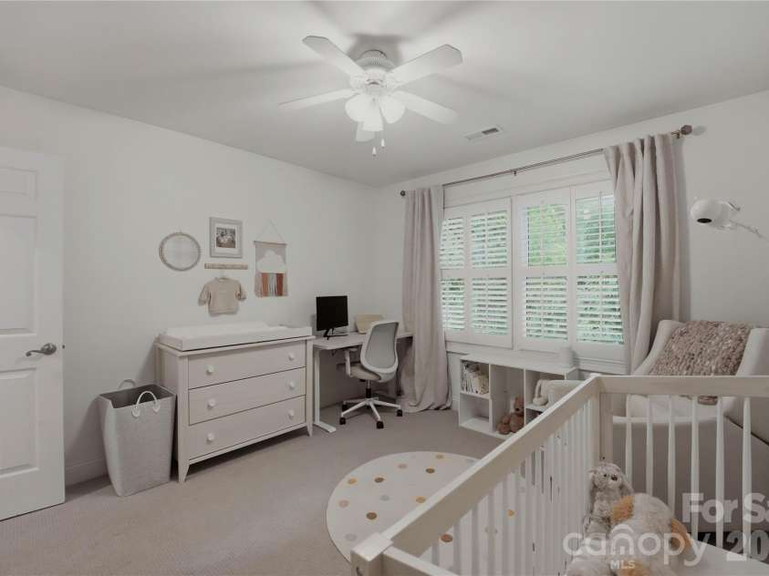 1234 Ivey Drive, Charlotte, NC 28205.  MLS# CAR4393425, YatesRealty ID 33577. 