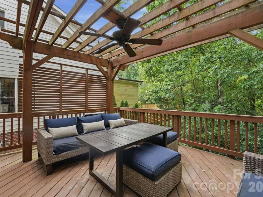 1234 Ivey Drive, Charlotte, NC 28205.  MLS# CAR4393425, YatesRealty ID 33577. 