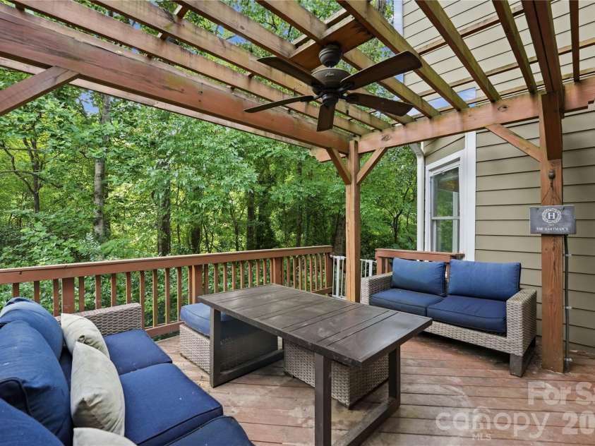 1234 Ivey Drive, Charlotte, NC 28205.  MLS# CAR4393425, YatesRealty ID 33577. 