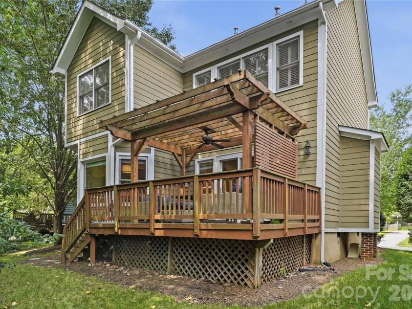 1234 Ivey Drive, Charlotte, NC 28205.  MLS# CAR4393425, YatesRealty ID 33577. 