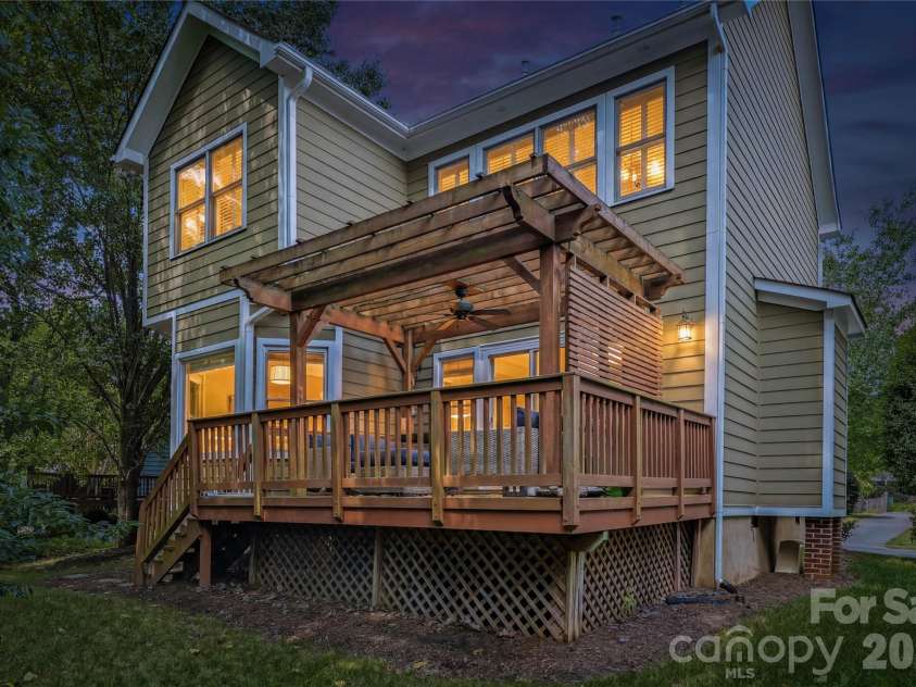 1234 Ivey Drive, Charlotte, NC 28205.  MLS# CAR4393425, YatesRealty ID 33577. 