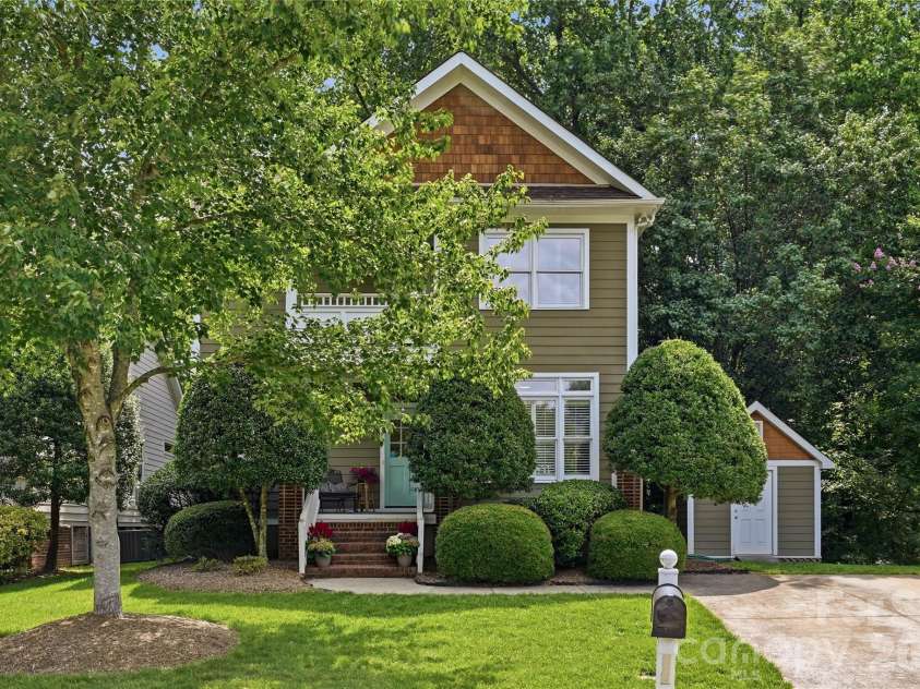 1234 Ivey Drive, Charlotte, NC 28205.  MLS# CAR4393425, YatesRealty ID 33577. 