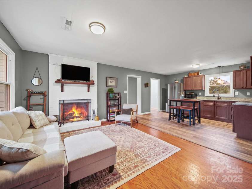 131 Sam Smith Drive, Kings Mountain, NC 28086.  MLS# CAR4294714, YatesRealty ID 33577. 