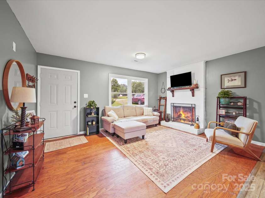 131 Sam Smith Drive, Kings Mountain, NC 28086.  MLS# CAR4294714, YatesRealty ID 33577. 