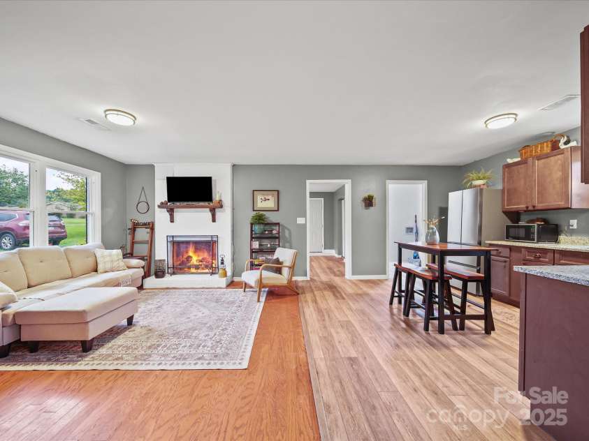 131 Sam Smith Drive, Kings Mountain, NC 28086.  MLS# CAR4294714, YatesRealty ID 33577. 