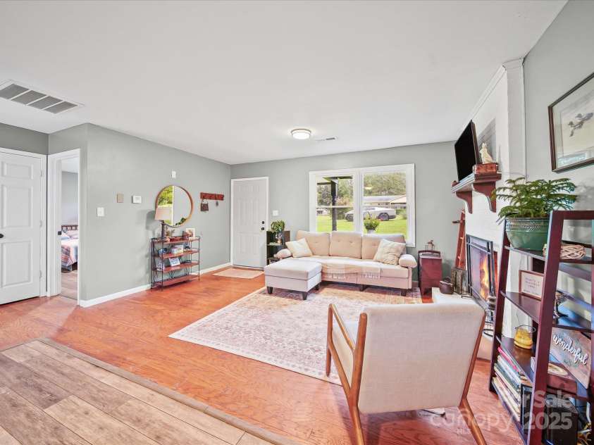 131 Sam Smith Drive, Kings Mountain, NC 28086.  MLS# CAR4294714, YatesRealty ID 33577. 