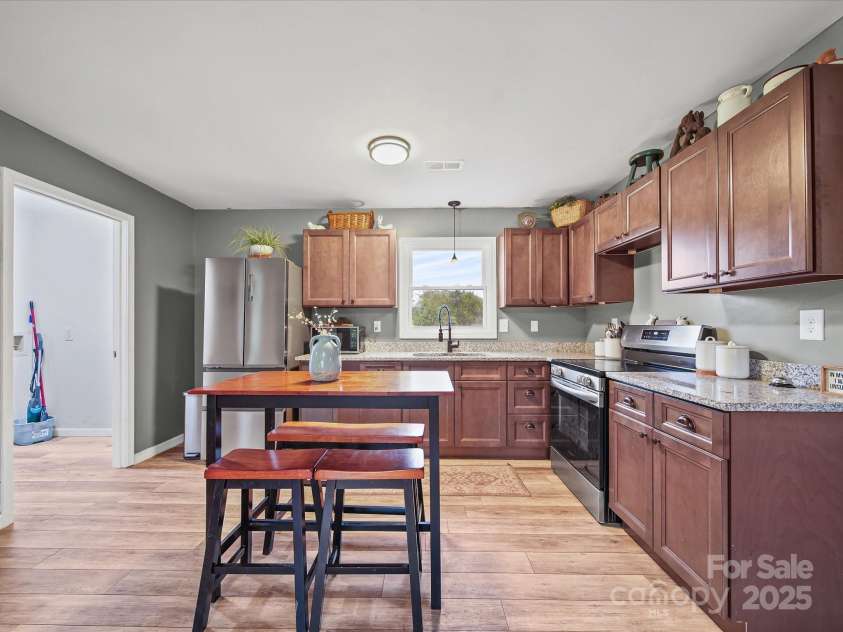 131 Sam Smith Drive, Kings Mountain, NC 28086.  MLS# CAR4294714, YatesRealty ID 33577. 