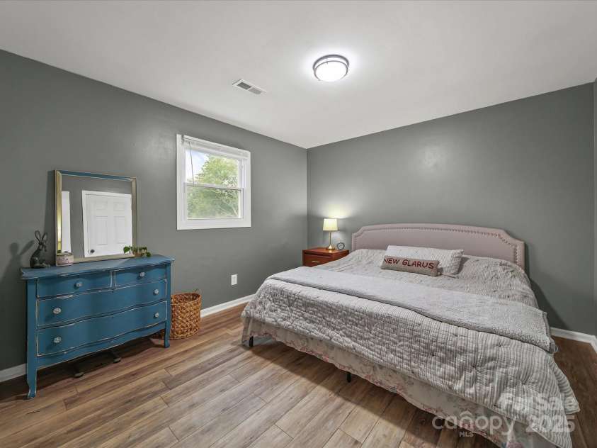 131 Sam Smith Drive, Kings Mountain, NC 28086.  MLS# CAR4294714, YatesRealty ID 33577. 