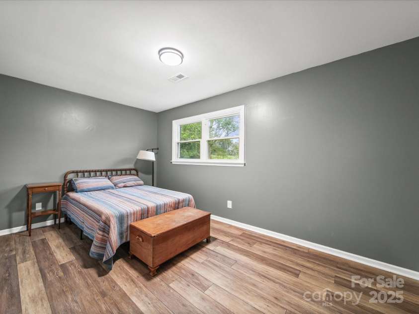 131 Sam Smith Drive, Kings Mountain, NC 28086.  MLS# CAR4294714, YatesRealty ID 33577. 