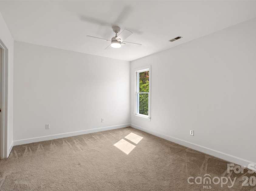 6912 Foxglove Drive, Charlotte, NC 28226.  MLS# CAR4394757, YatesRealty ID 33579. 2nd Bedroom