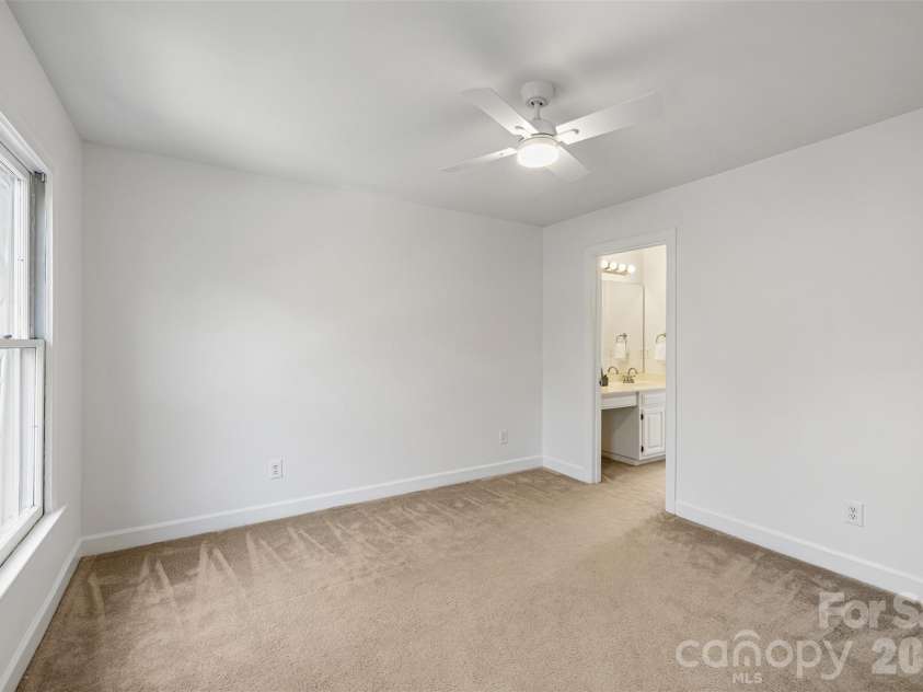 6912 Foxglove Drive, Charlotte, NC 28226.  MLS# CAR4394757, YatesRealty ID 33579. 3rd bedroom with great natural light!