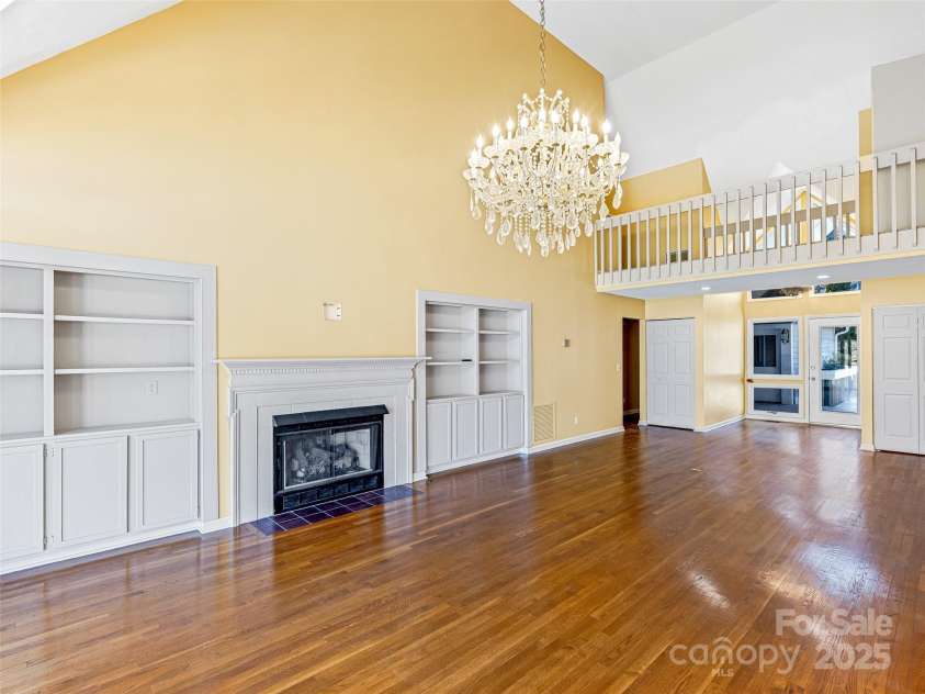 140 Overlook Drive, Flat Rock, NC 28731.  MLS# CAR4233590, YatesRealty ID 3358. 