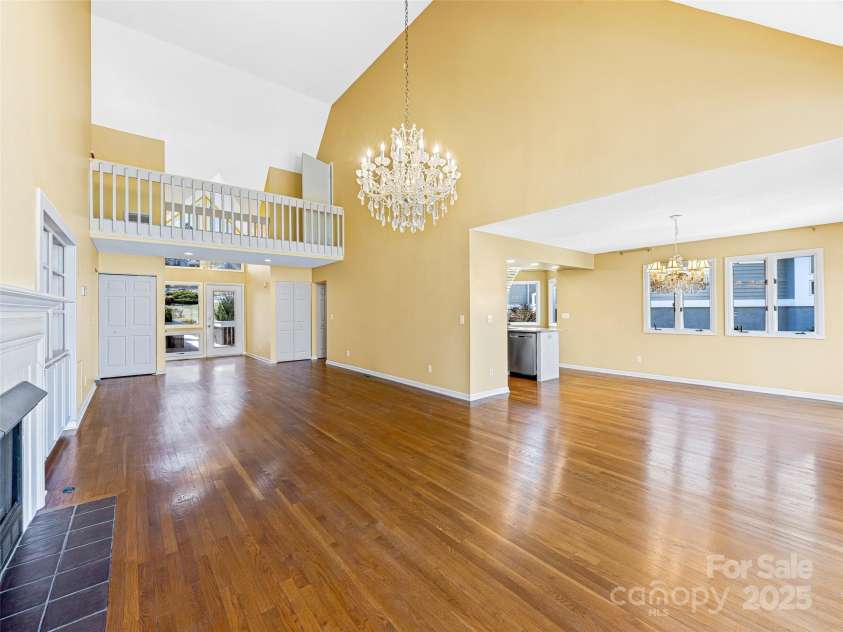 140 Overlook Drive, Flat Rock, NC 28731.  MLS# CAR4233590, YatesRealty ID 3358. 