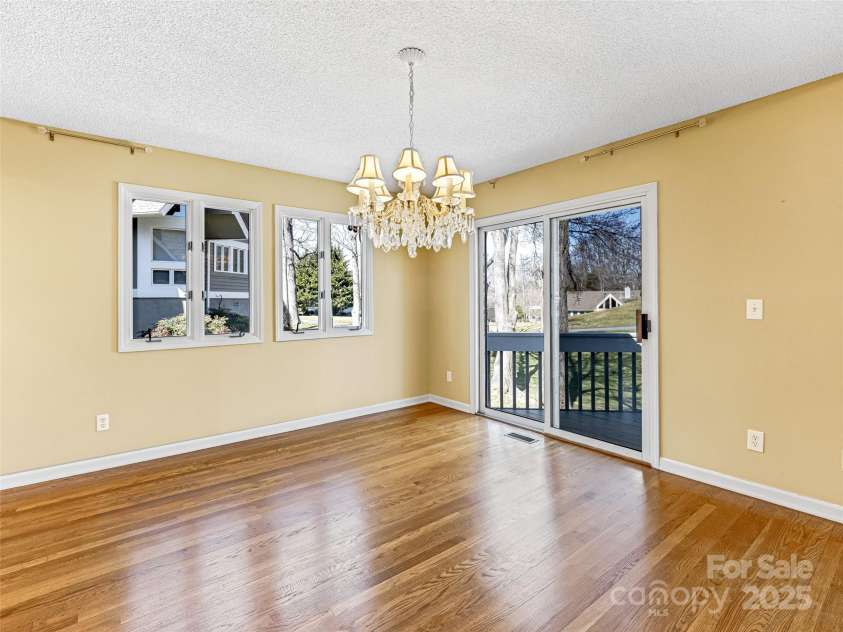 140 Overlook Drive, Flat Rock, NC 28731.  MLS# CAR4233590, YatesRealty ID 3358. 
