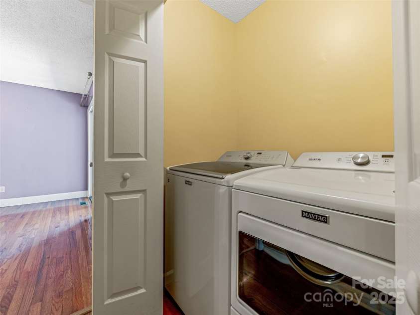 140 Overlook Drive, Flat Rock, NC 28731.  MLS# CAR4233590, YatesRealty ID 3358. 