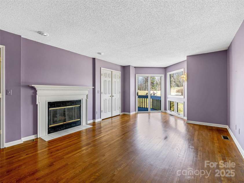 140 Overlook Drive, Flat Rock, NC 28731.  MLS# CAR4233590, YatesRealty ID 3358. 