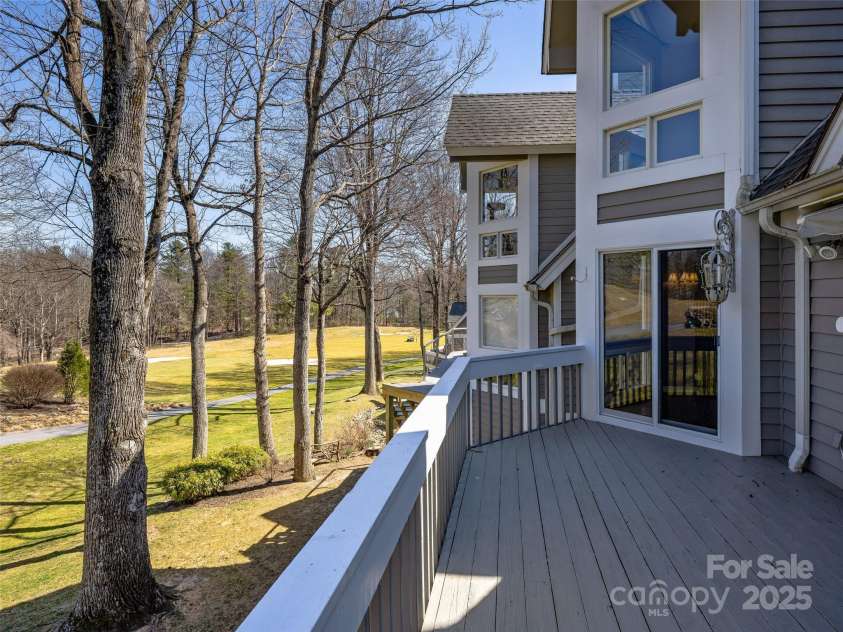 140 Overlook Drive, Flat Rock, NC 28731.  MLS# CAR4233590, YatesRealty ID 3358. 