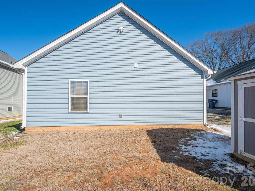505 Cloninger Street, Dallas, NC 28034.  MLS# CAR4342350, YatesRealty ID 3358. 