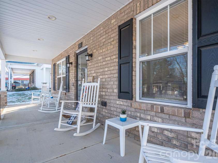 505 Cloninger Street, Dallas, NC 28034.  MLS# CAR4342350, YatesRealty ID 3358. 