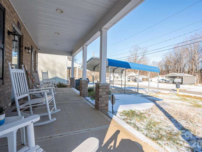 505 Cloninger Street, Dallas, NC 28034.  MLS# CAR4342350, YatesRealty ID 3358. 